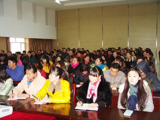 內(nèi)強(qiáng)個(gè)人素質(zhì)，外塑企業(yè)形象